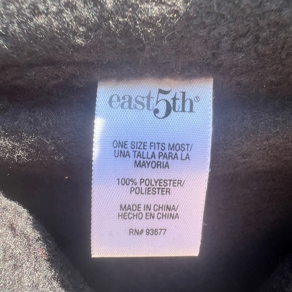 East 5th Black Velvet Cape – Elegant Formal Wrap with Hook Closure - Picture 2 of 4